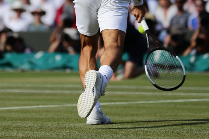 テニスギア講座】プロが履くテニスシューズは市販品と違うのか？その